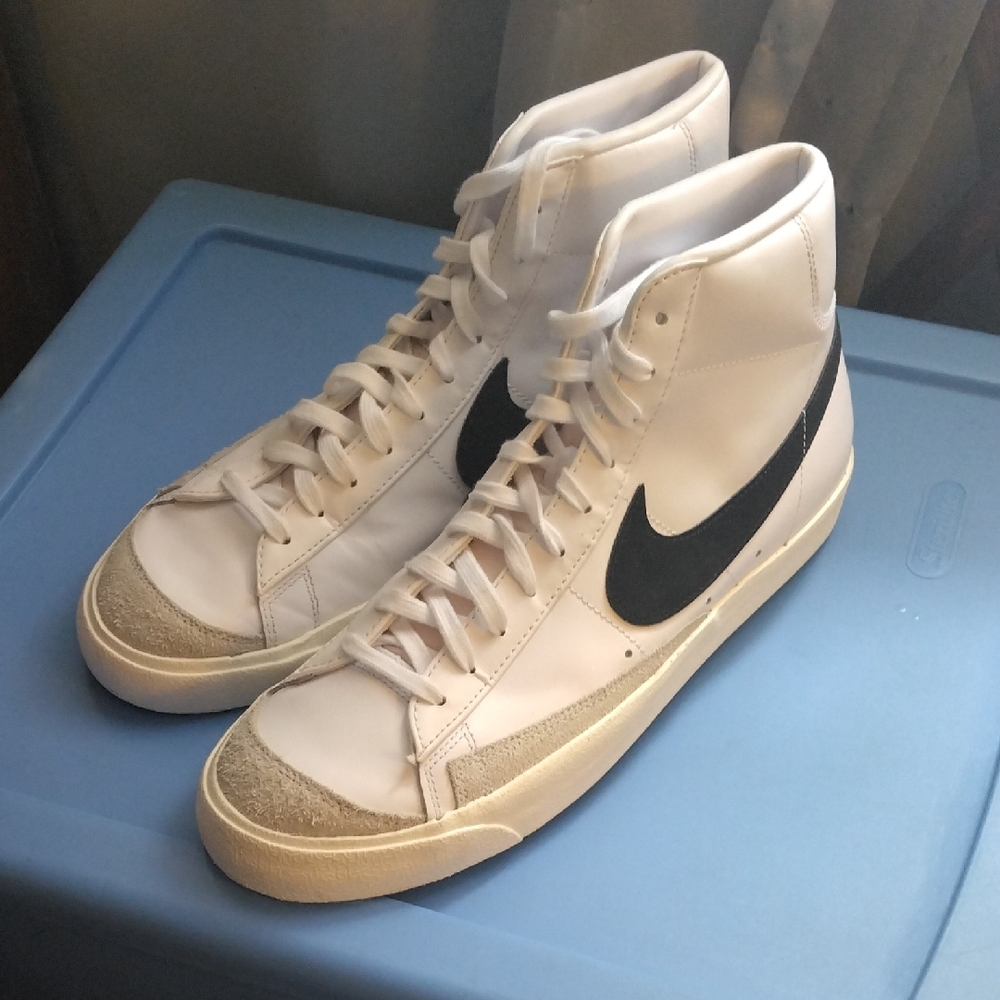 Nike blazer Mid 77 Size 12